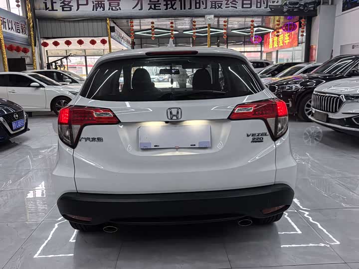 Фото 8 - Honda Vezel