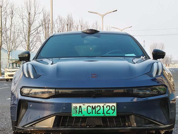 Фото 1 - Zeekr 001