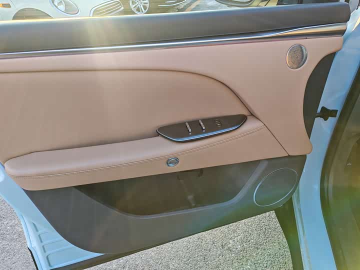 Фото 4 - BAIC Arcfox Alpha T5