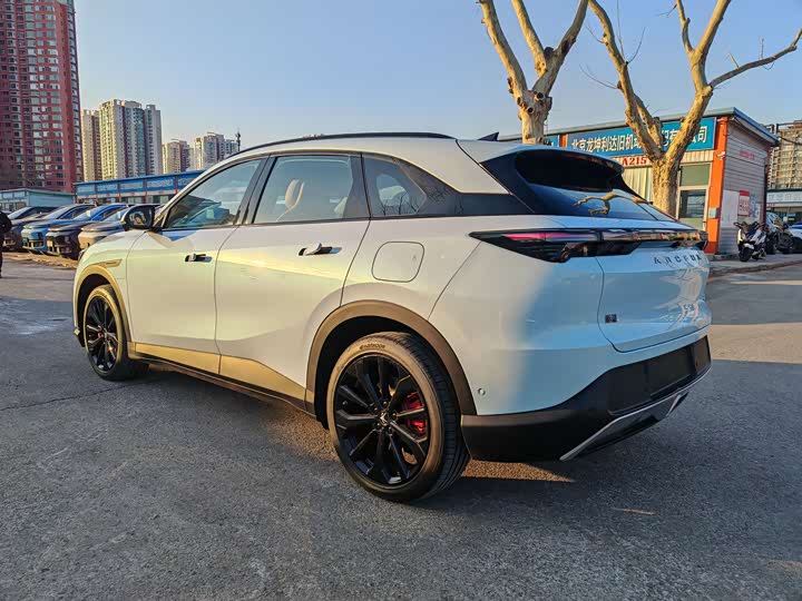 Фото 7 - BAIC Arcfox Alpha T5