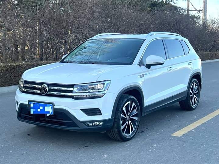 Фото 1 - Volkswagen Tharu