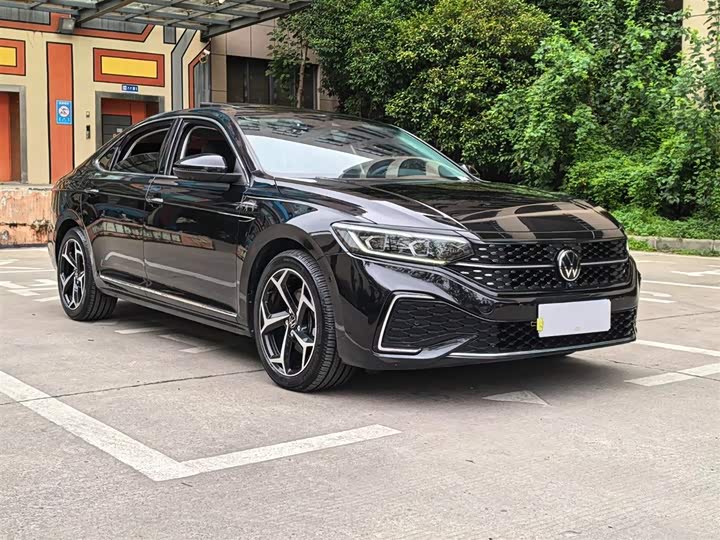 Фото 3 - Volkswagen Passat