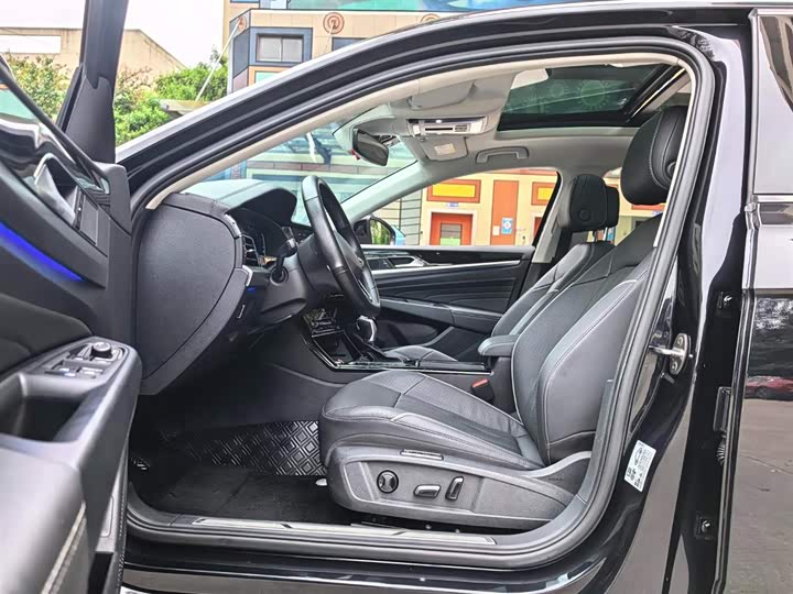 Фото 5 - Volkswagen Passat