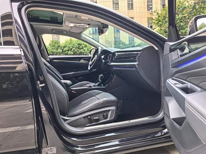 Фото 7 - Volkswagen Passat