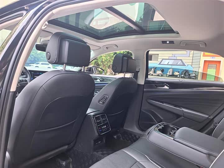 Фото 8 - Volkswagen Passat