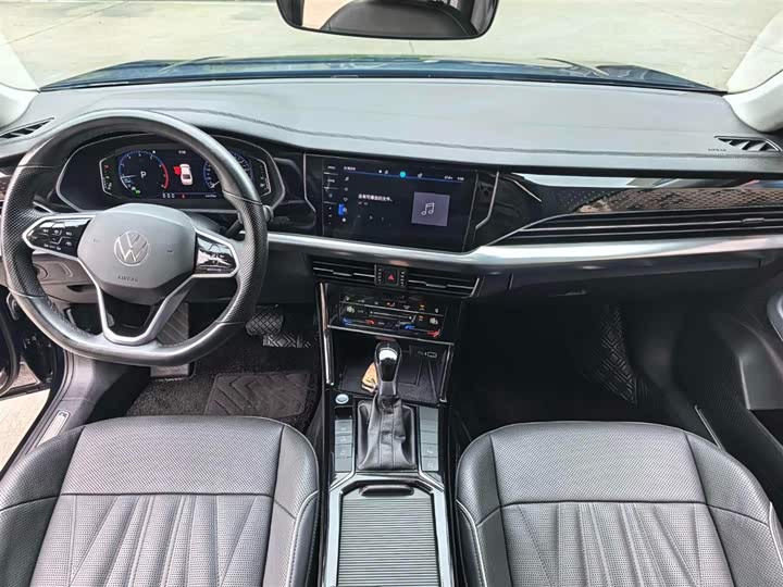 Фото 9 - Volkswagen Passat