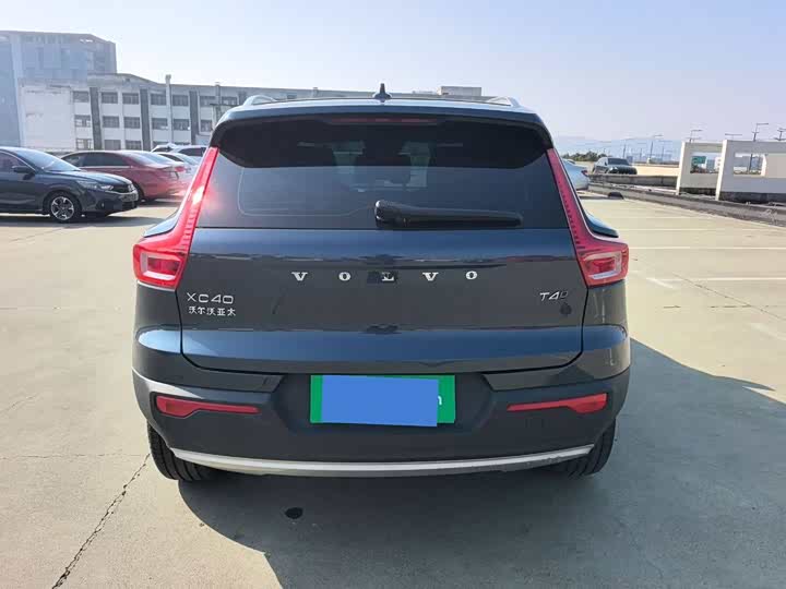 Фото 6 - Volvo XC40