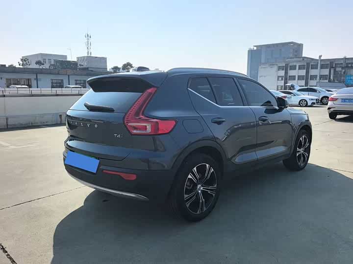 Фото 7 - Volvo XC40