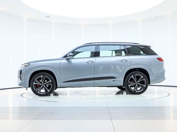 Фото 6 - Audi Q6