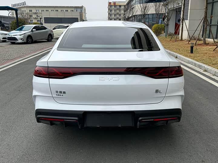 Фото 7 - BYD Qin L