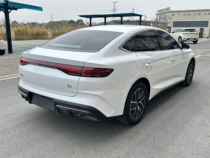 Фото 9 - BYD Qin L