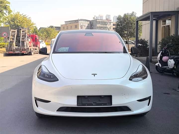 Фото 2 - Tesla Model Y