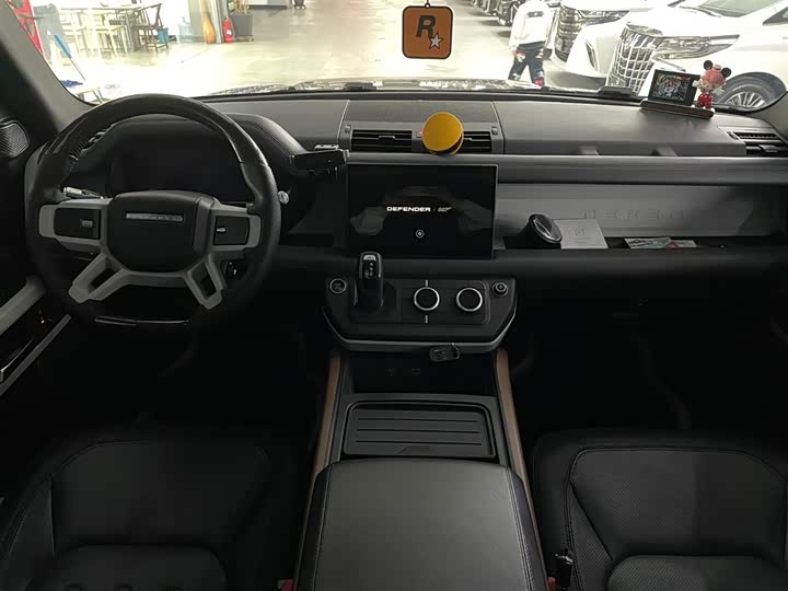 Фото 7 - Land Rover Defender