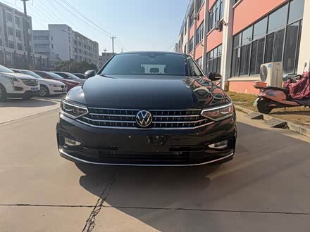 Фото 1 - Volkswagen Magotan