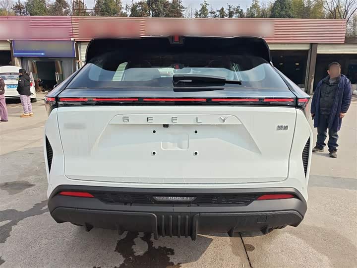 Фото 6 - Geely Atlas