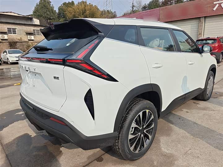 Фото 7 - Geely Atlas