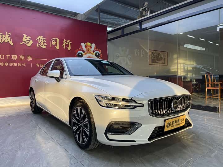 Фото 3 - Volvo S60