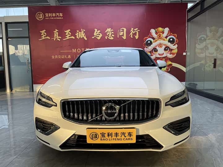 Фото 4 - Volvo S60