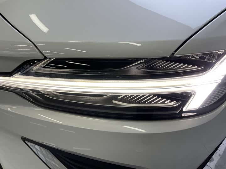 Фото 8 - Volvo S60