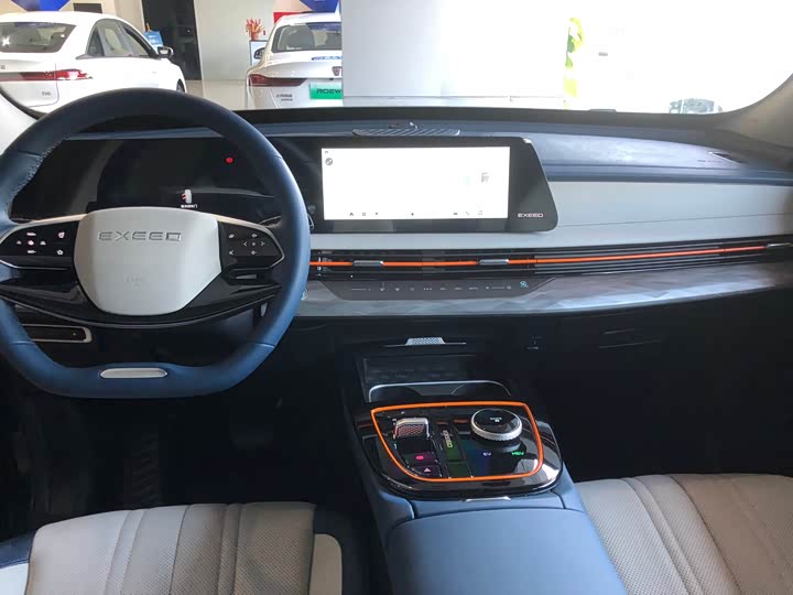 Фото 6 - Exeed LX C-DM Hybrid