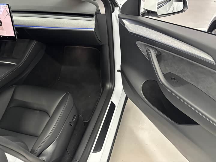 Фото 4 - Tesla Model Y