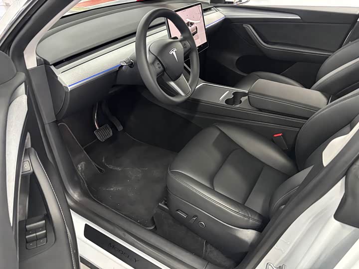 Фото 6 - Tesla Model Y