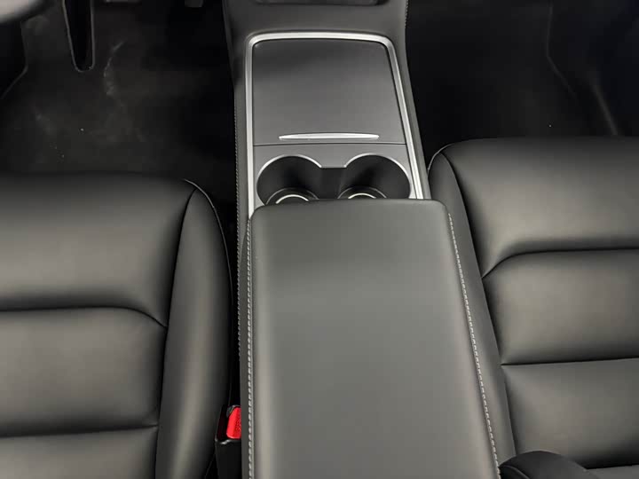 Фото 8 - Tesla Model Y