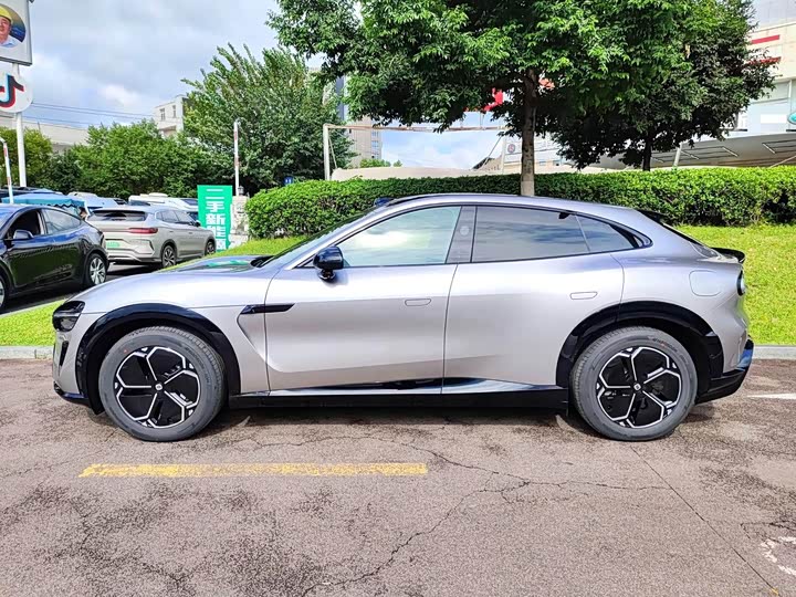 Фото 2 - Xiaomi YU7