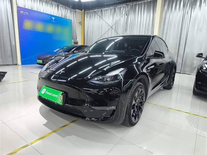 Фото 2 - Tesla Model Y