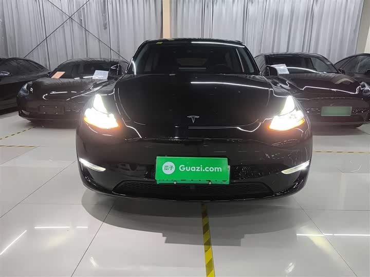 Фото 3 - Tesla Model Y