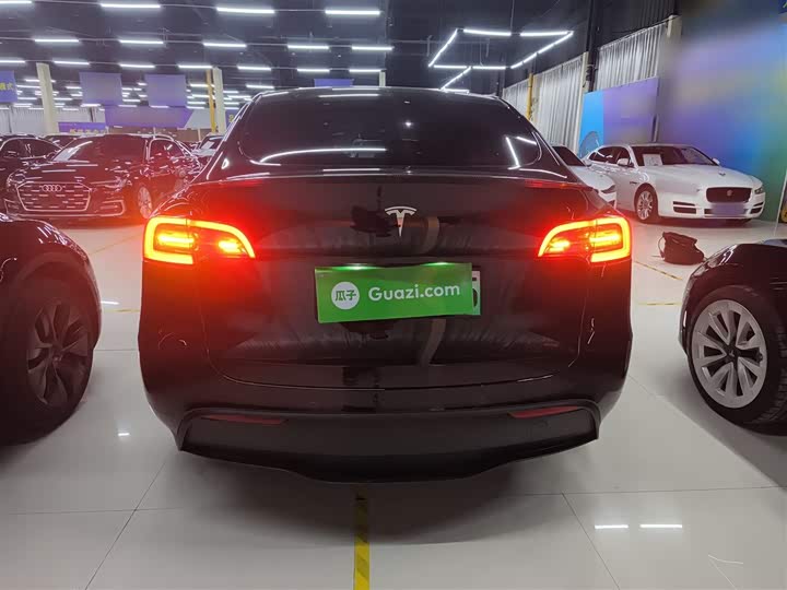 Фото 6 - Tesla Model Y