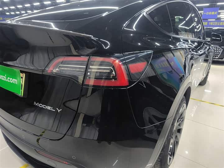 Фото 8 - Tesla Model Y