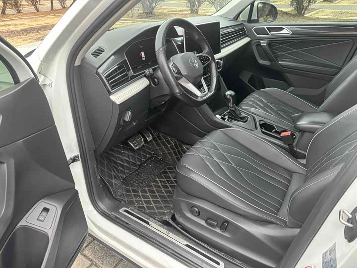 Фото 7 - Volkswagen Tiguan L Pro