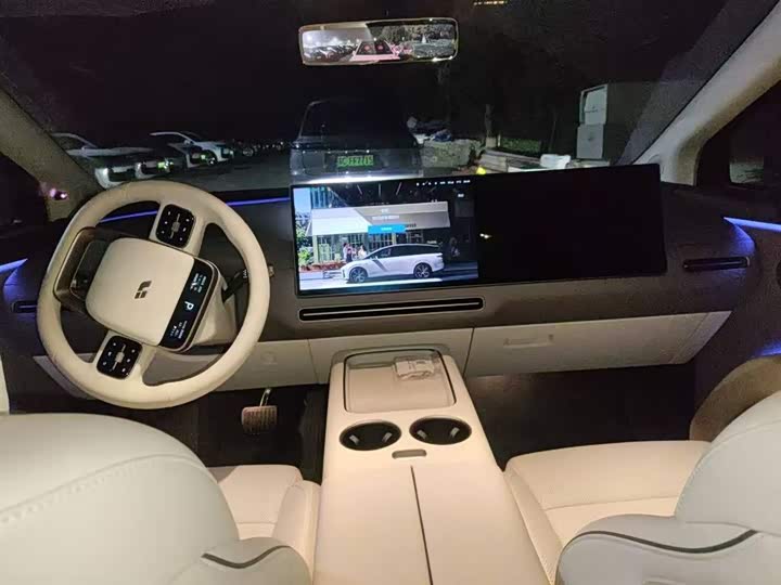 Фото 6 - LiXiang i8