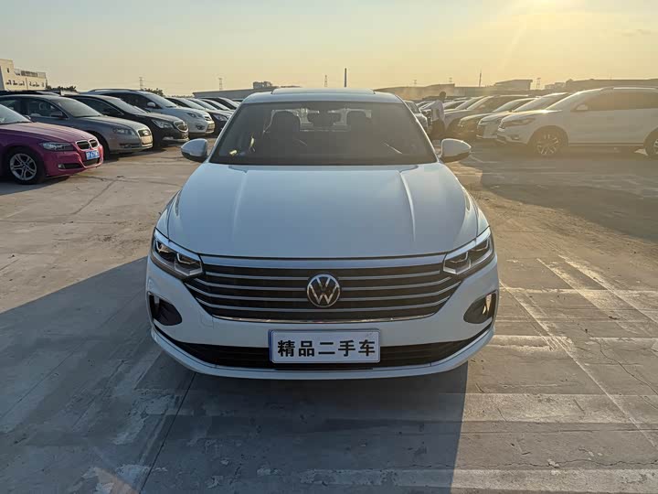 Фото 1 - Volkswagen Lavida