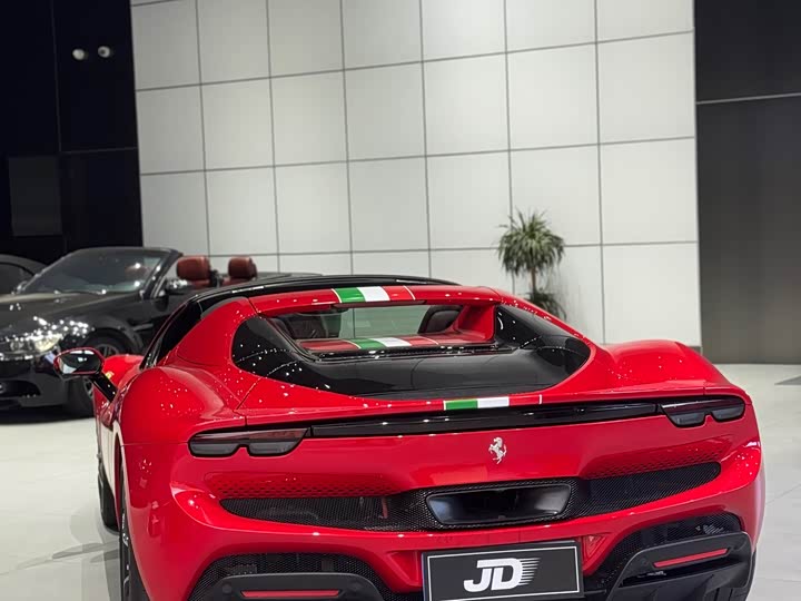 Фото 7 - Ferrari 296