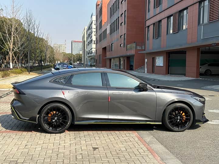 Фото 4 - Changan UNI-V