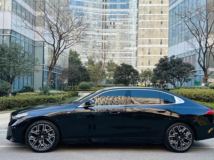 Фото 4 - BMW 5 Series