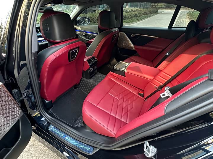 Фото 8 - BMW 5 Series