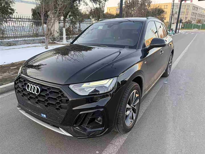 Фото 1 - Audi Q5L