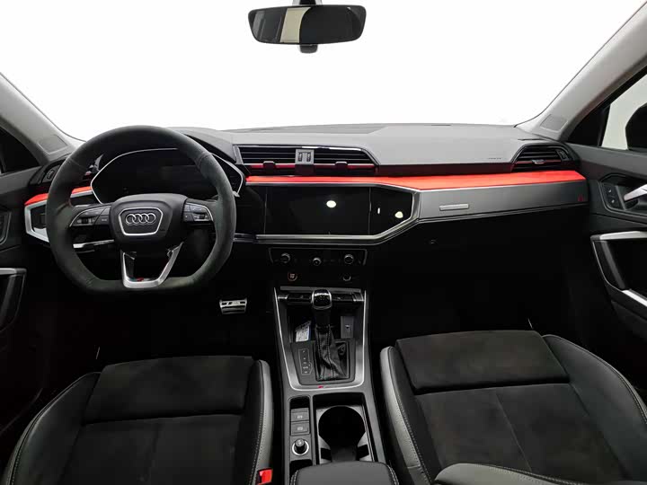 Фото 8 - Audi Q3