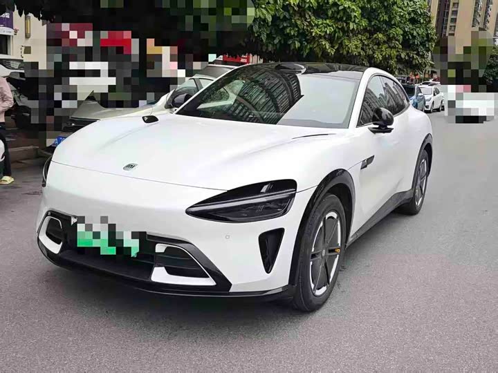 Фото 1 - Xiaomi YU7