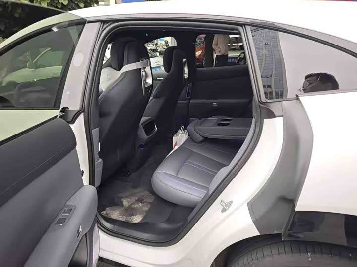 Фото 4 - Xiaomi YU7