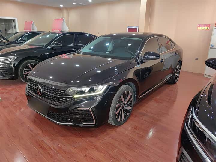 Фото 2 - Volkswagen Passat