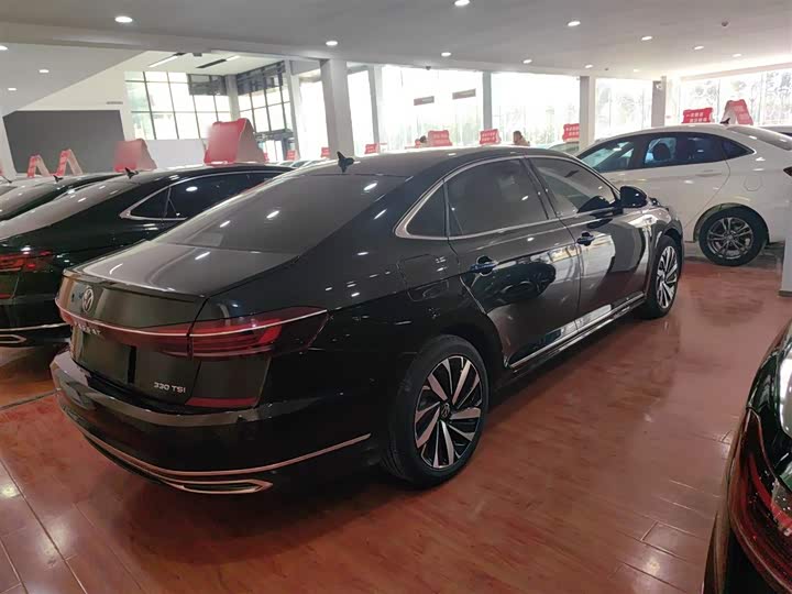 Фото 7 - Volkswagen Passat