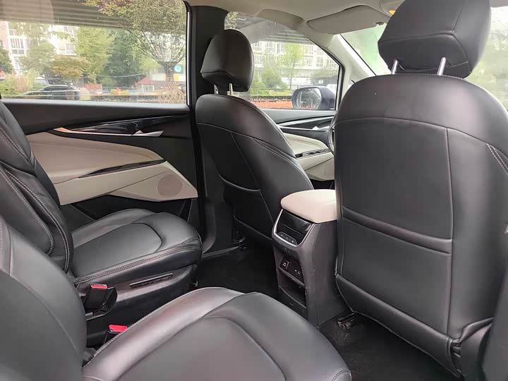 Фото 9 - Maxus G50