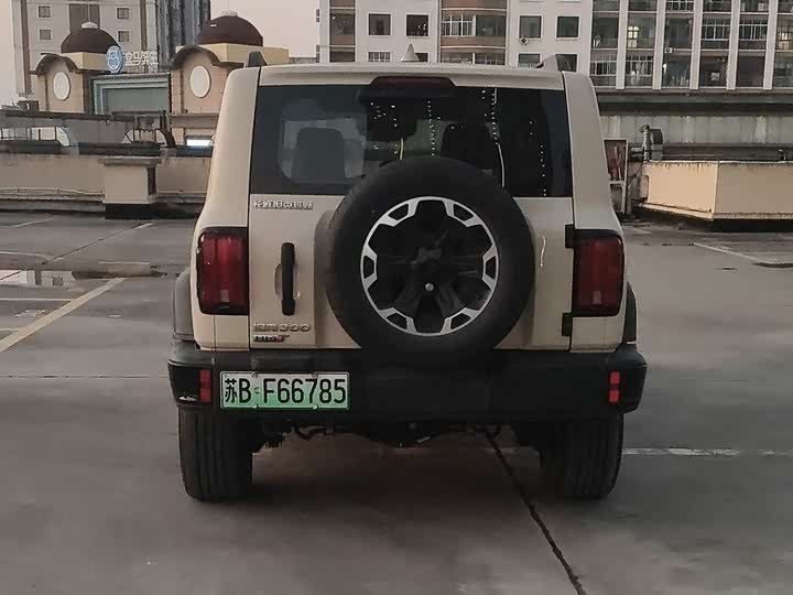 Фото 4 - Tank 300 Hybrid