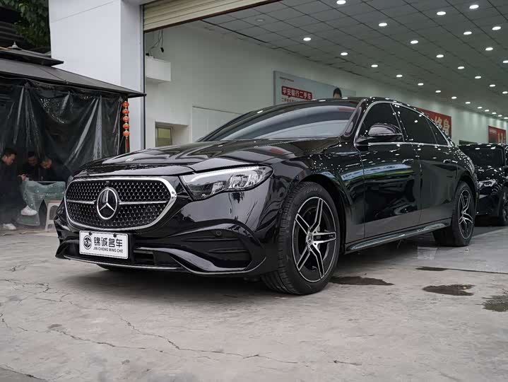 Фото 1 - Mercedes-Benz E-Class