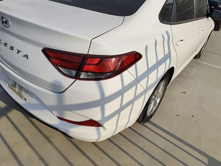 Фото 8 - Hyundai Celesta