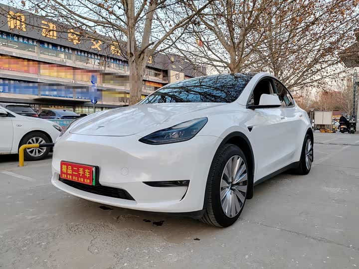 Фото 1 - Tesla Model Y